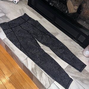 Athleta Salutation Stash Pocket Tights